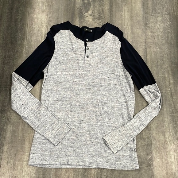 Vince Long Sleeve Heather blue and navy henley size Medium